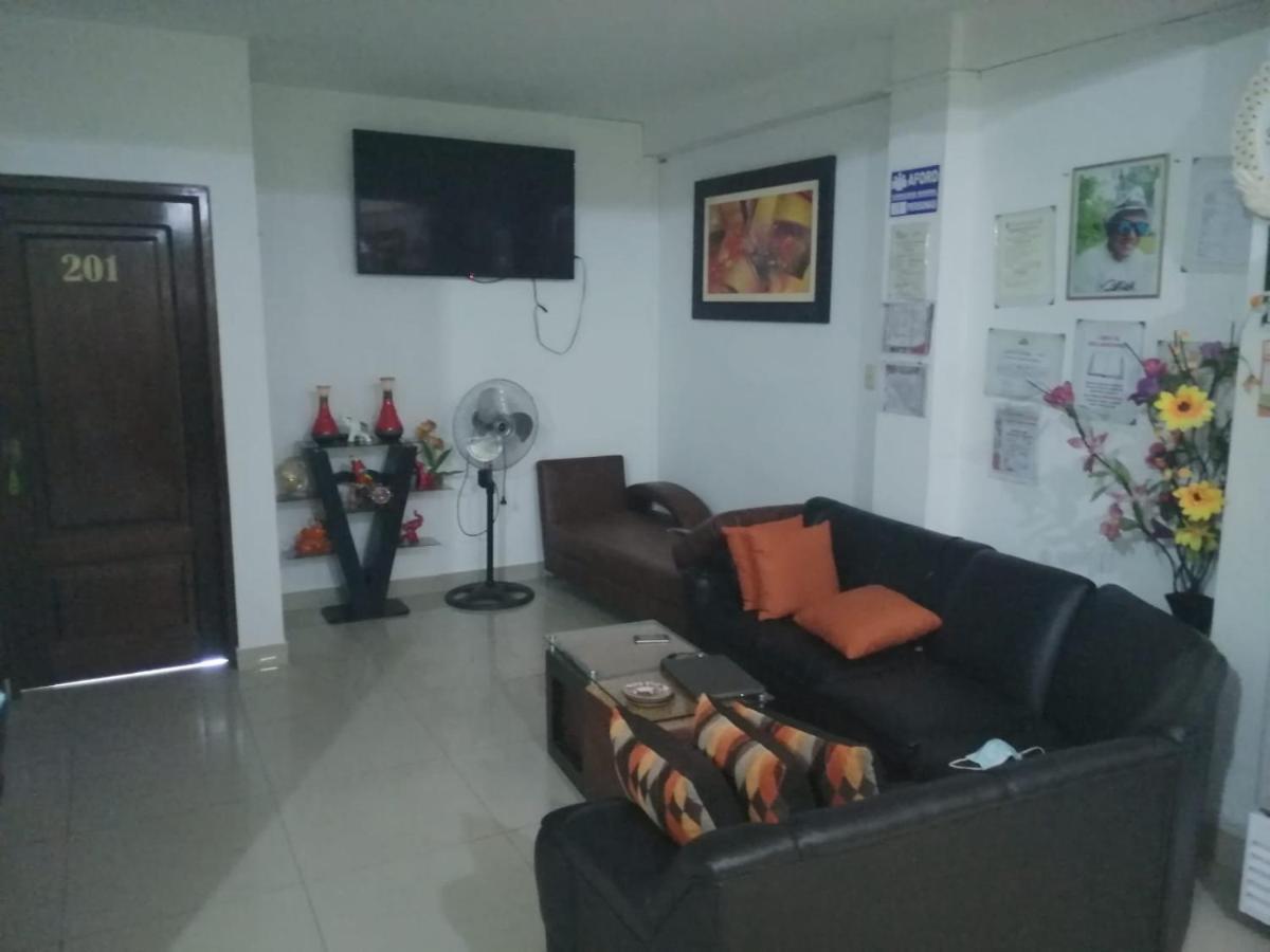 Hospedaje Renzo Tarapoto Kültér fotó