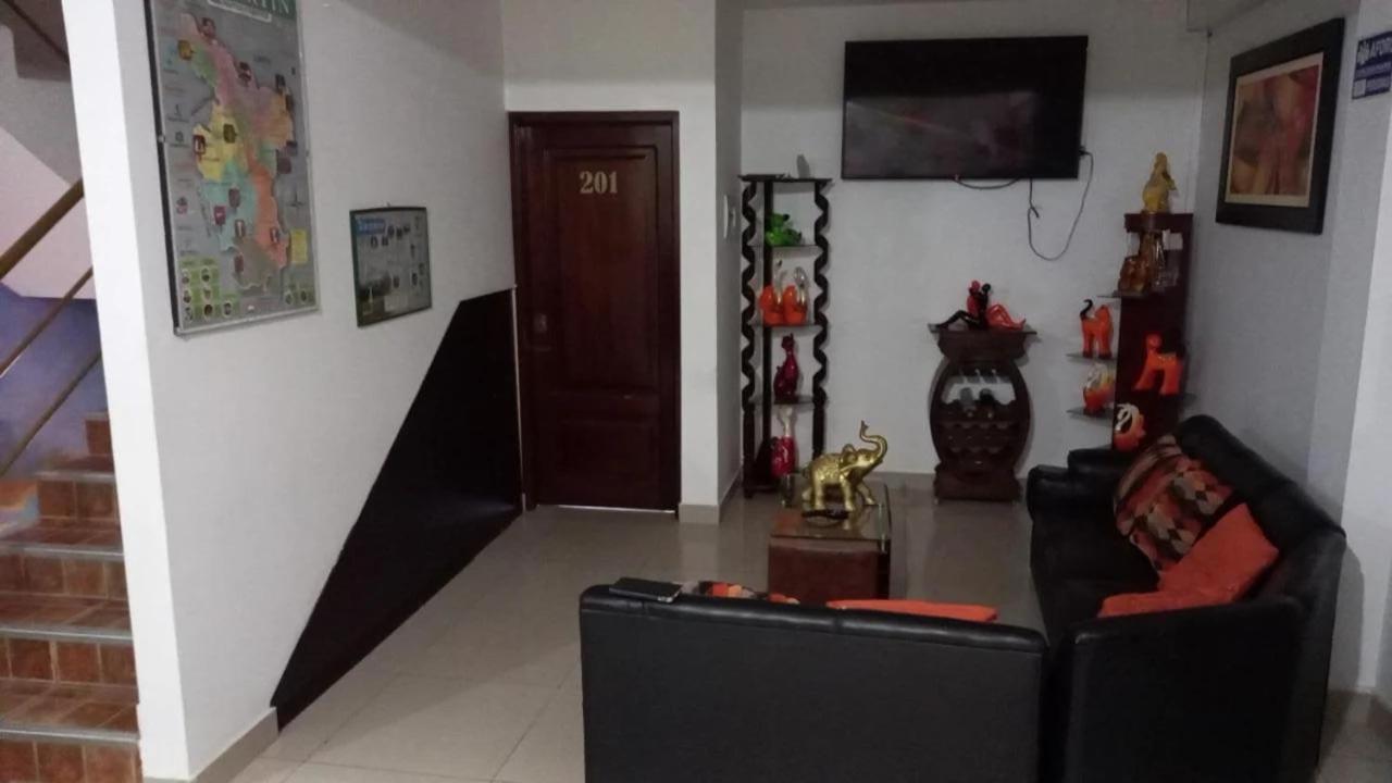 Hospedaje Renzo Tarapoto Kültér fotó